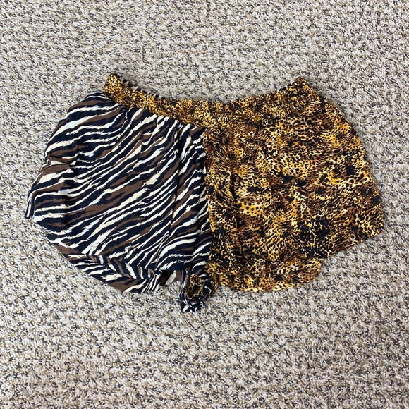 UO Out From Under Riviera Lounge Beige Cheetah Shorts - Picture 4 of 8